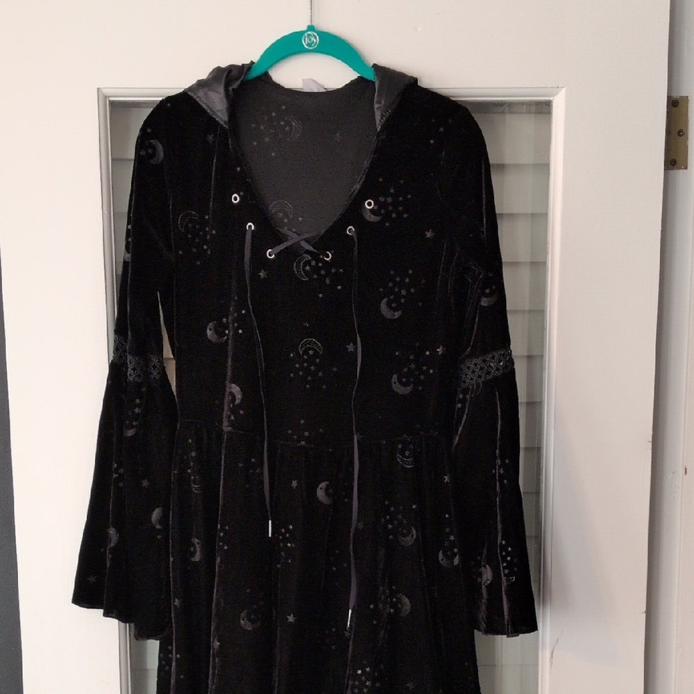 Celestial Coven Hooded Velvet Dress - Picture 3 of 9